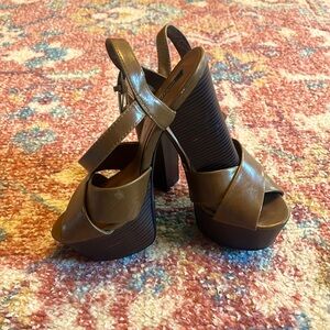 Forever 21 Brown Strappy High Platform Sandals size 7.5